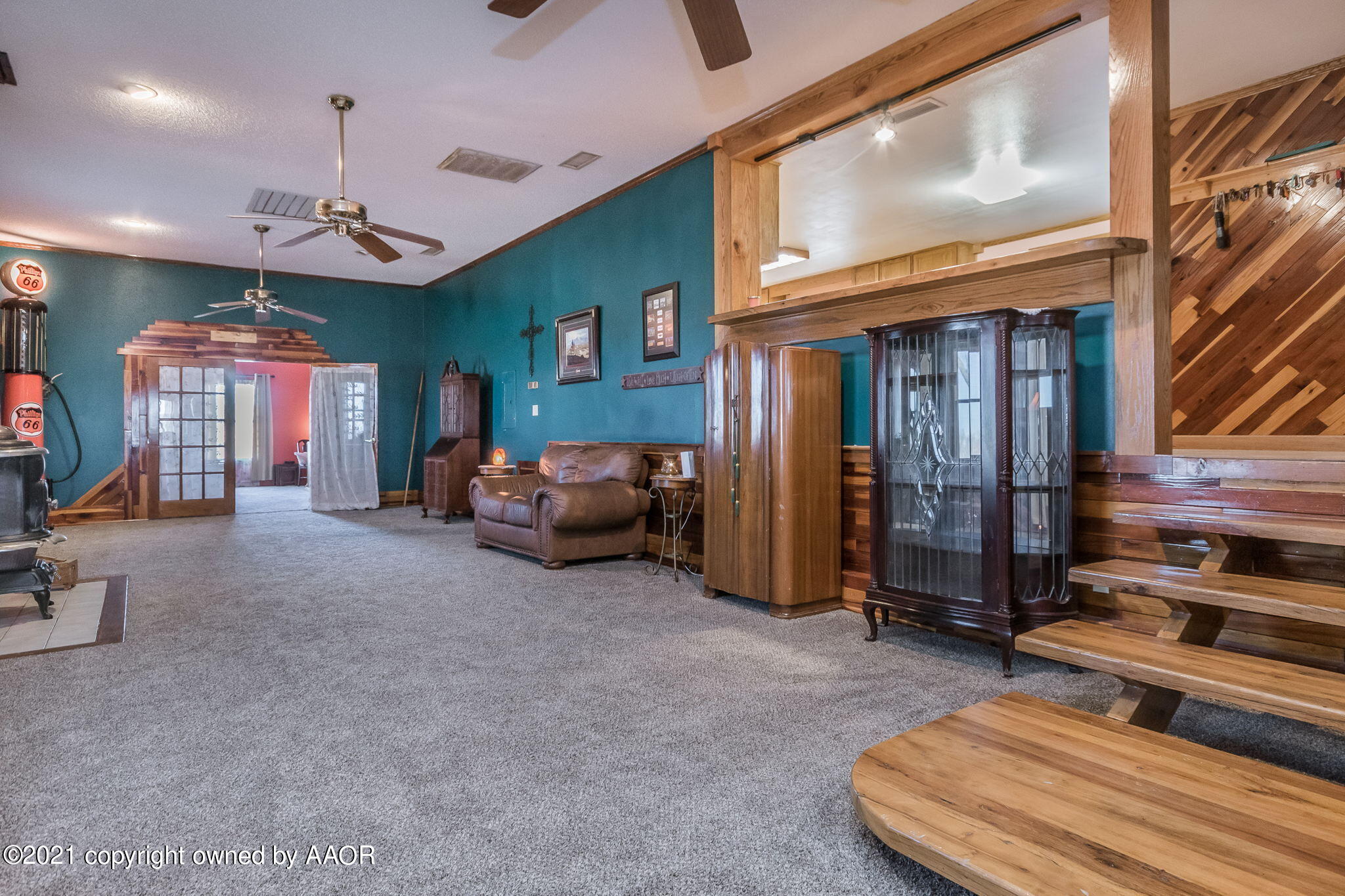 227 Largo Trail Fritch, TX 79036 - Photo 12 of 36 12-web-or-mls-Living Room