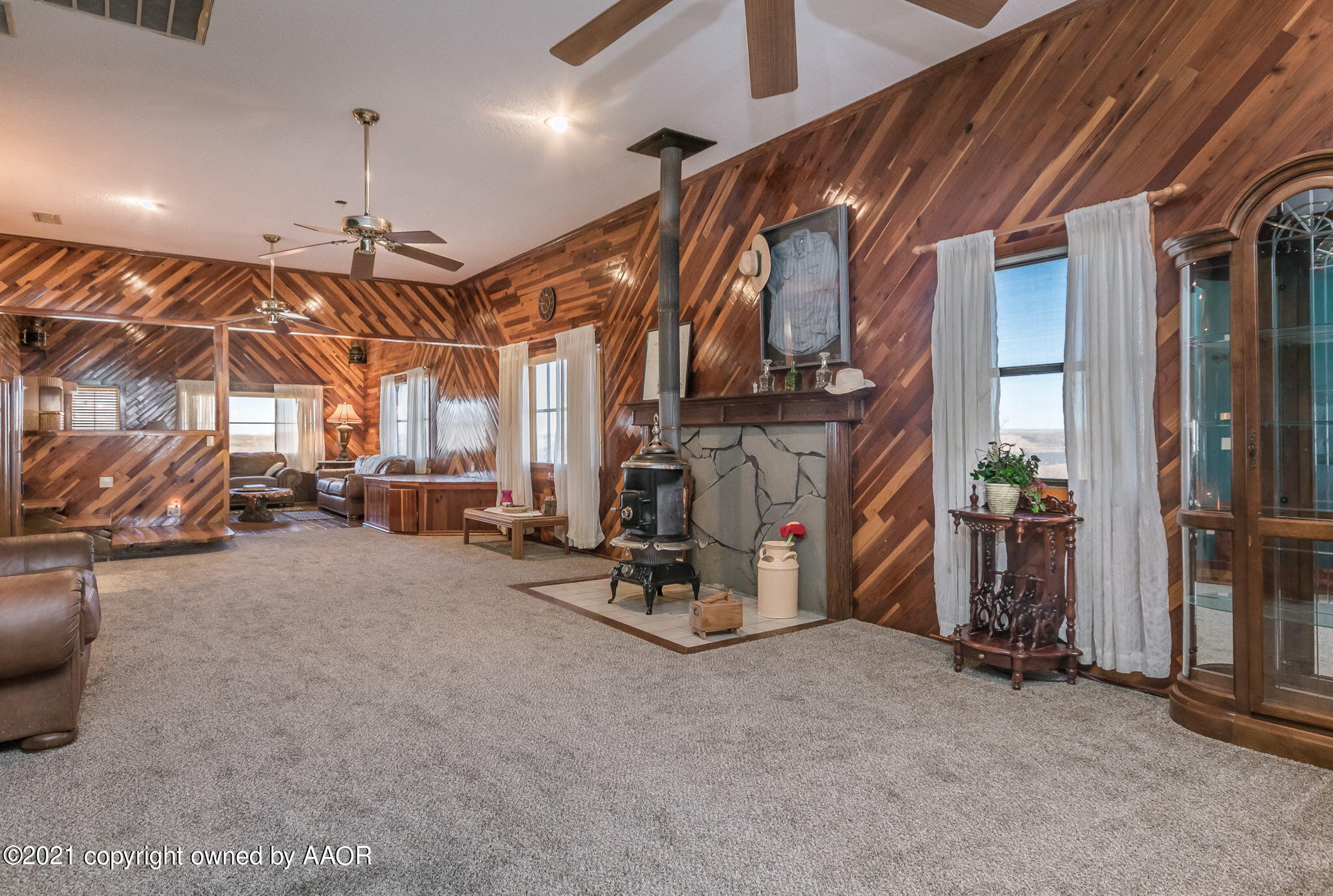 227 Largo Trail Fritch, TX 79036 - Photo 13 of 36 13-web-or-mls-Living Room-2
