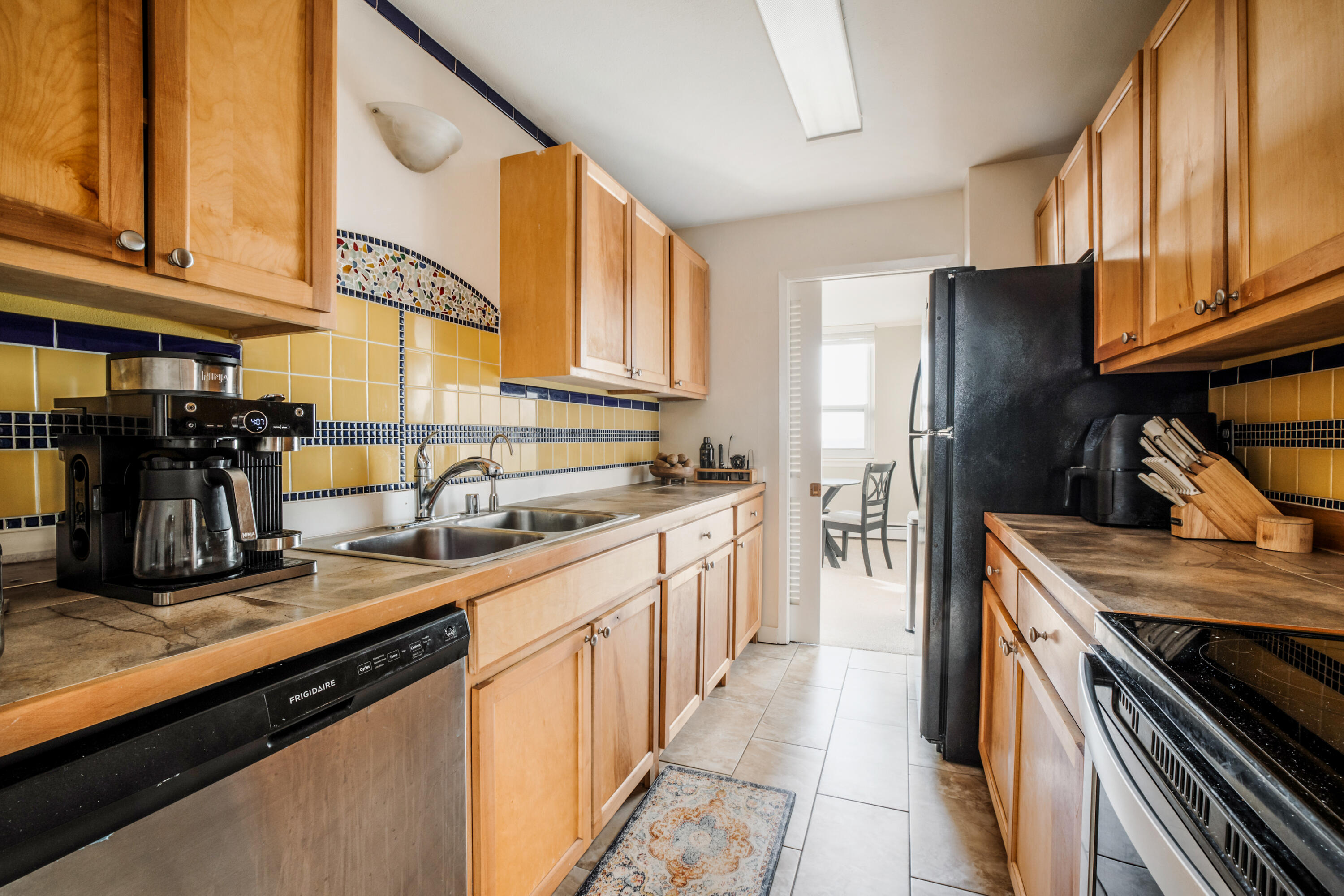 1707 North Prospect Avenue, Unit 11B Milwaukee, WI 53202 - Photo 10 of 20 IMG_1682