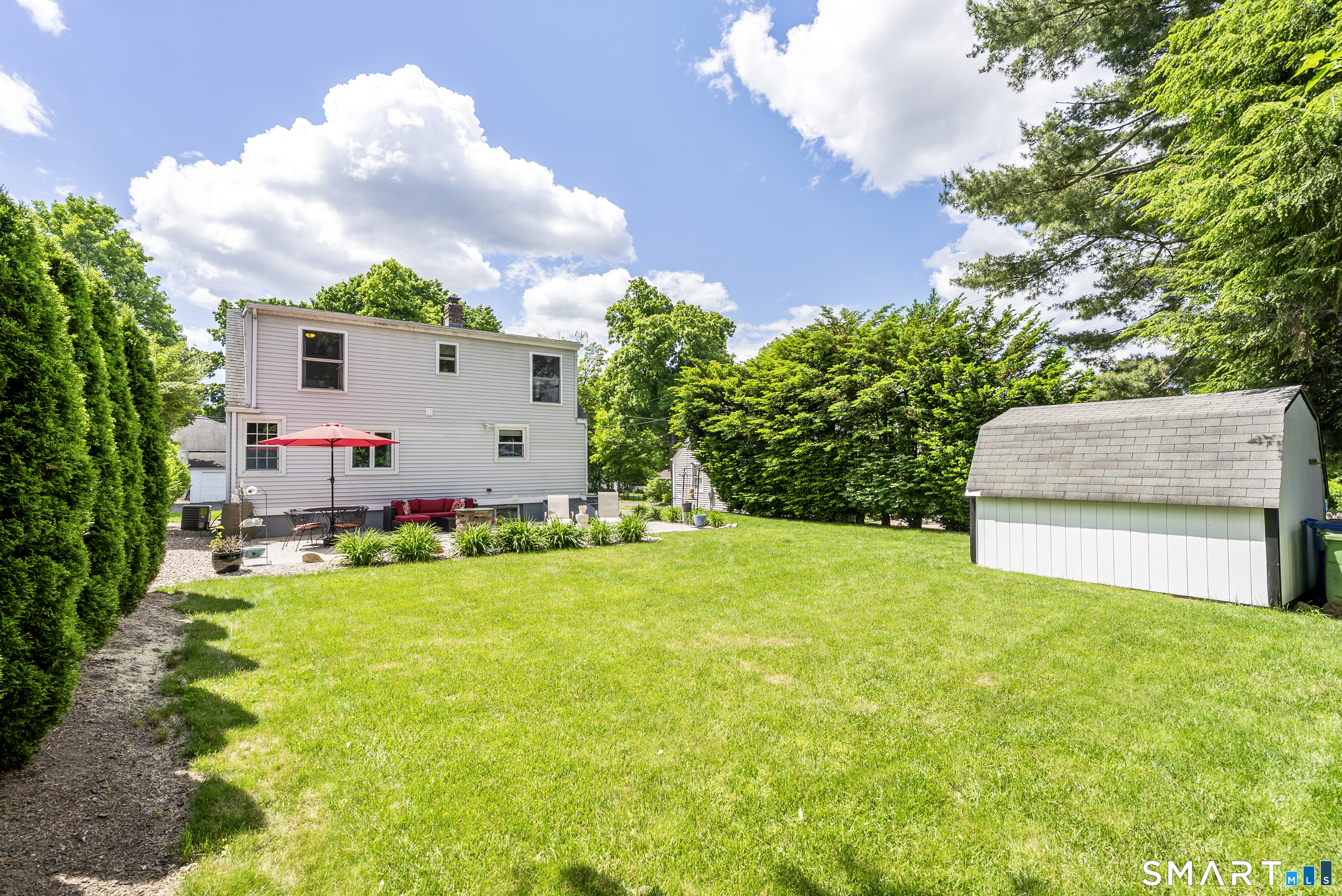 22 Rowe Place Bristol, CT 06010 - Photo 4 of 31
