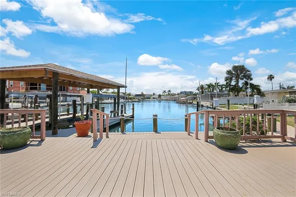 $1,195,000 | 120 Albatross Street, Fort Myers Beach, FL 33931