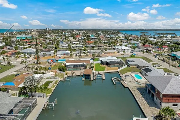 $1,195,000 | 120 Albatross Street, Fort Myers Beach, FL 33931