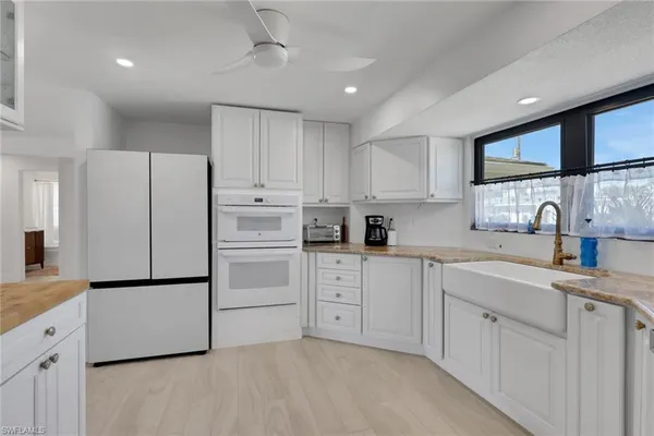 $1,195,000 | 120 Albatross Street, Fort Myers Beach, FL 33931