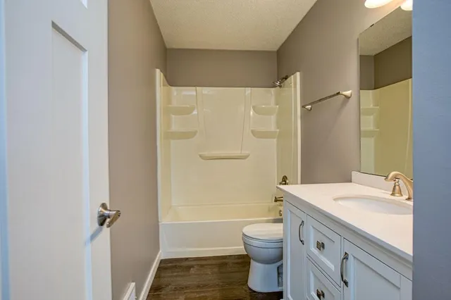 $339,900 | 4429 Slater Road, Eagan, MN 55122