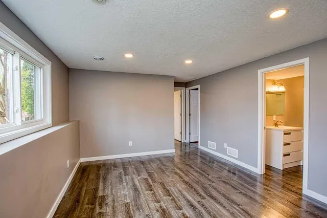 $339,900 | 4429 Slater Road, Eagan, MN 55122