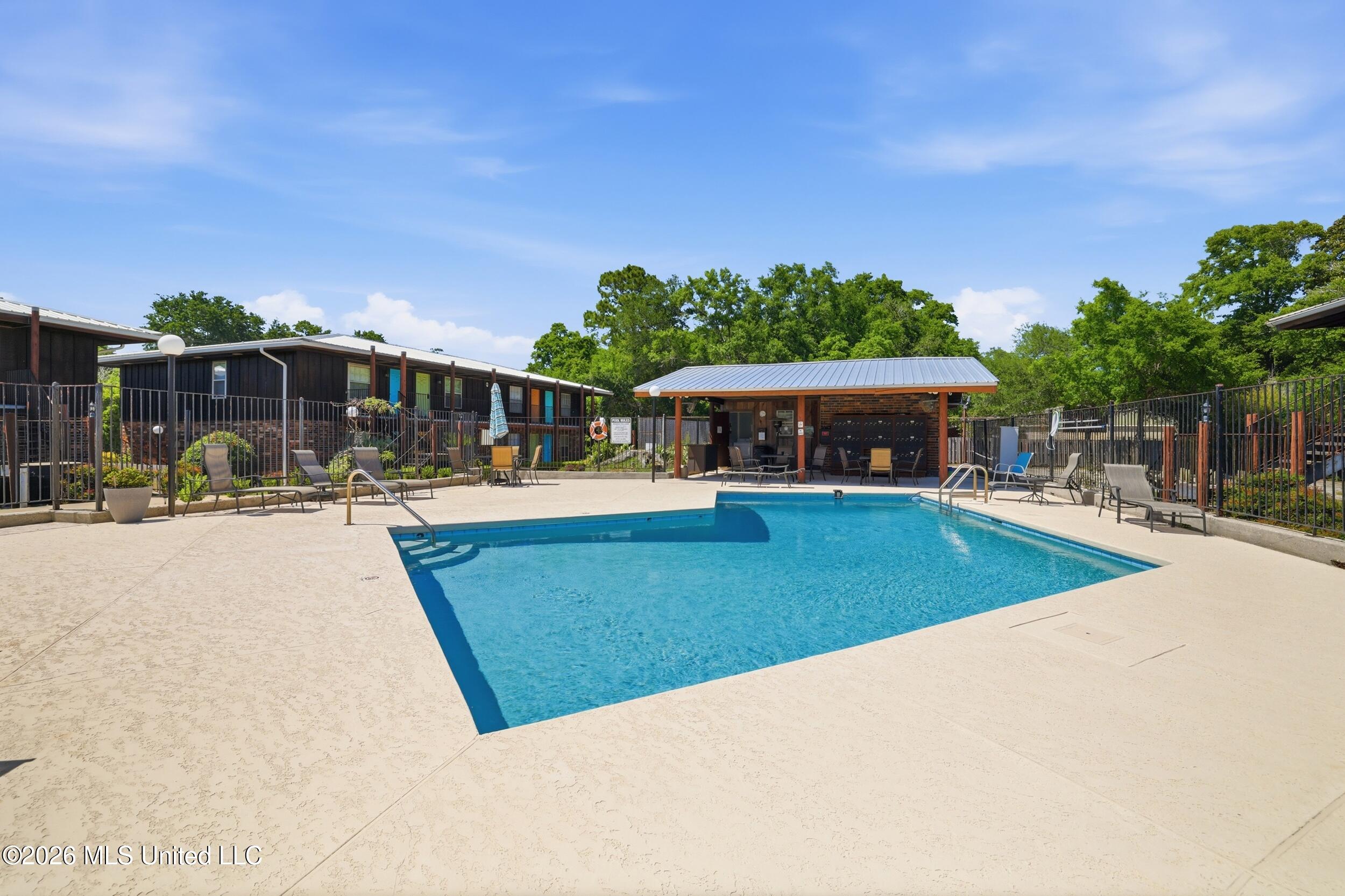 1550 East 2nd Street, Unit R105 Pass Christian, MS 39571 - Photo 33 of 36 3_r6__4888