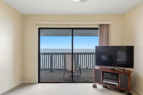 $275,000 | 818 Bahia Del Sol Drive, Unit 28, Ruskin, FL 33570
