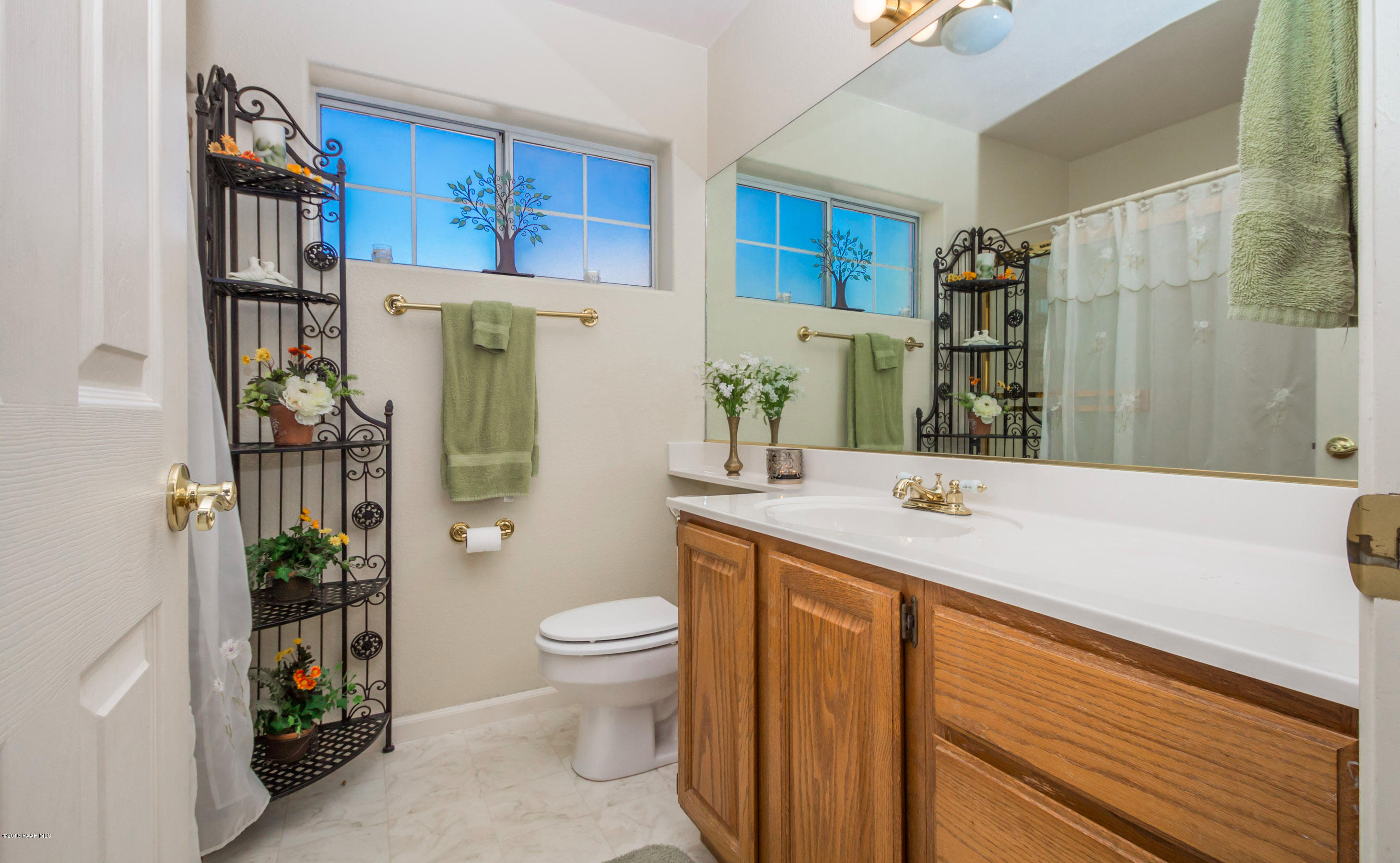 258 Whisper Ridge Road Prescott, AZ 86301 - Photo 11 of 28 011_Guest Bathroom