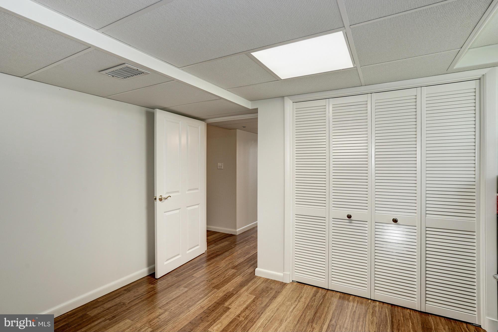 606 Kingsley Road Southwest Vienna, VA 22180 - Photo 20 of 29 Bedroom