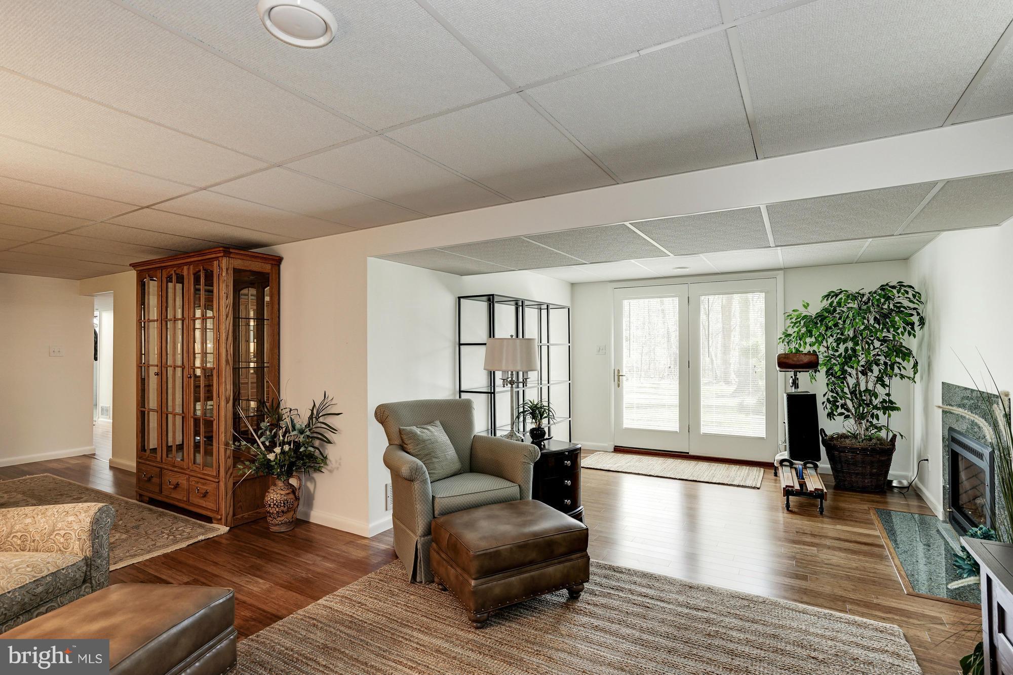 606 Kingsley Road Southwest Vienna, VA 22180 - Photo 23 of 29 Family Room