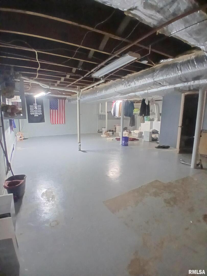 420 South 27th Street Herrin, IL 62948 - Photo 12 of 20 a view of parking garage