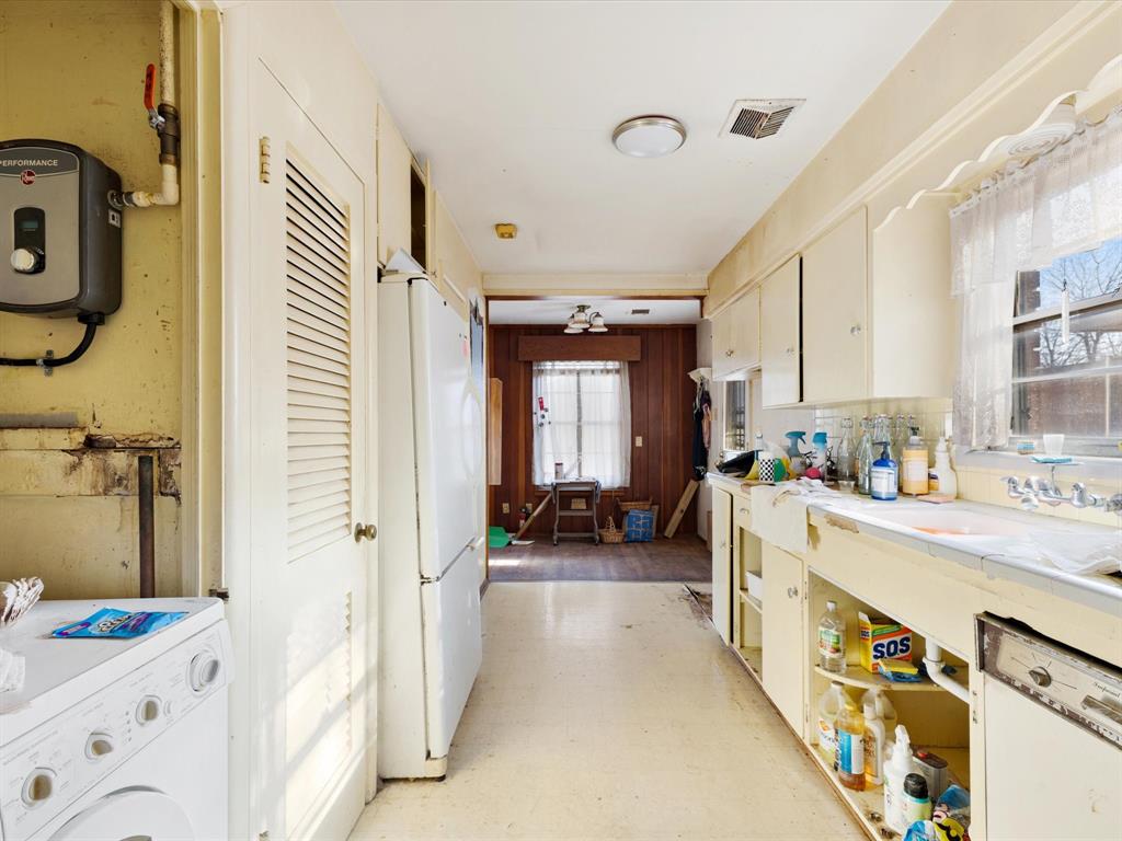 6718 Hialeah Drive Dallas, TX 75214 - Photo 8 of 15