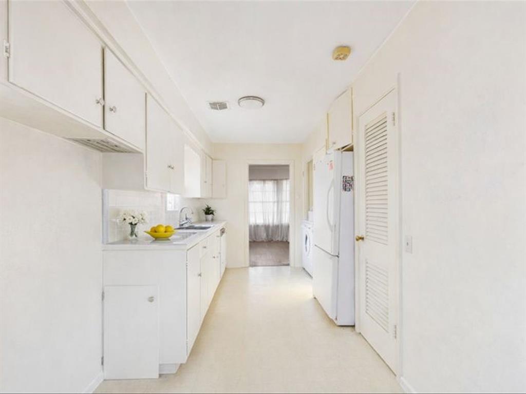 6718 Hialeah Drive Dallas, TX 75214 - Photo 9 of 15 VIRTUAL rendering of an updated kitchen