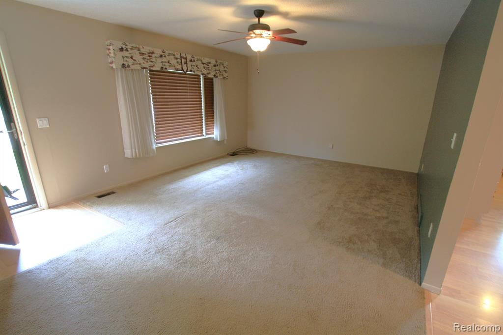 320 Holland Road Flushing, MI 48433 - Photo 5 of 25