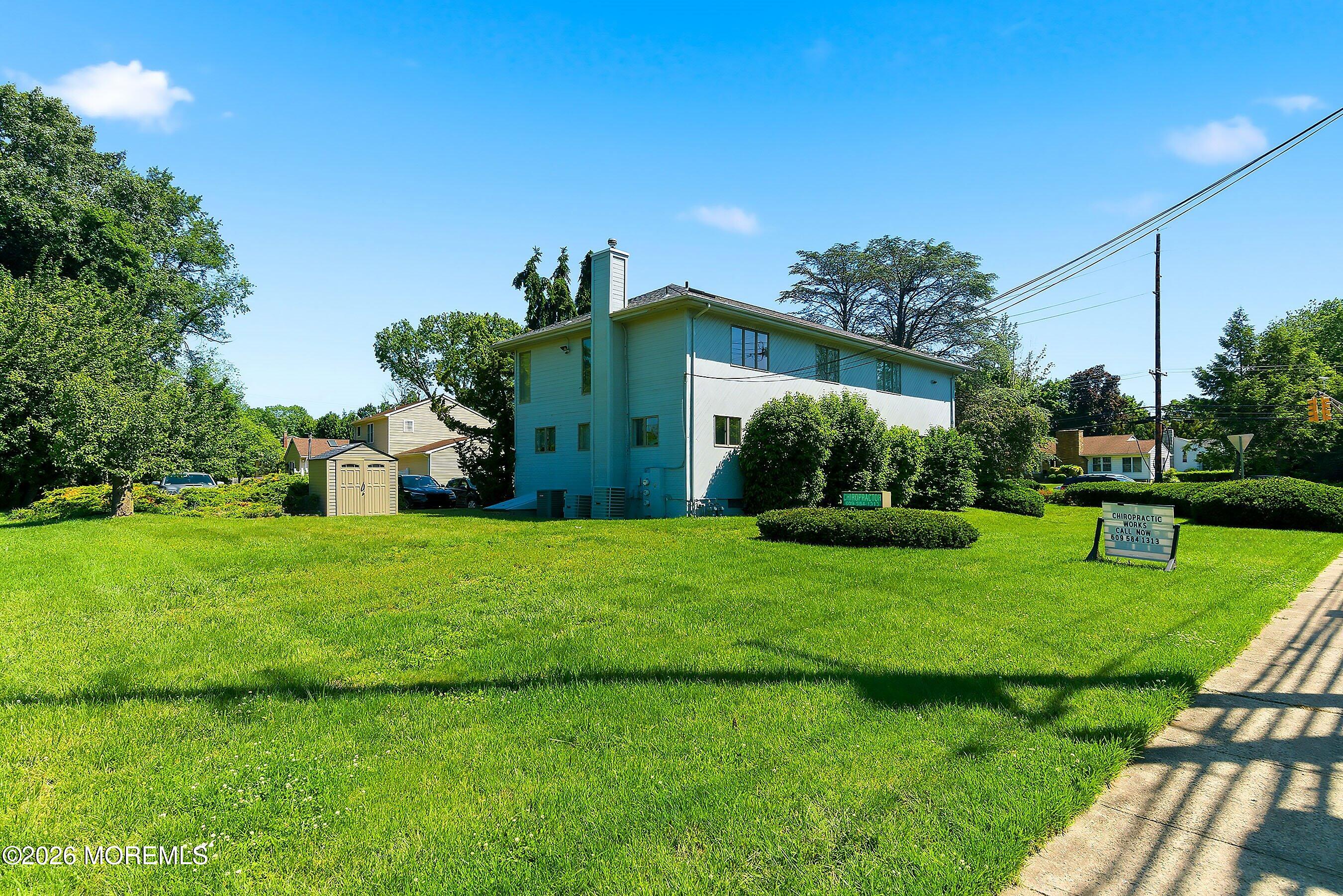 Hughes Drive Hamilton, NJ 08690 - Photo 4 of 46 09-Rear Right
