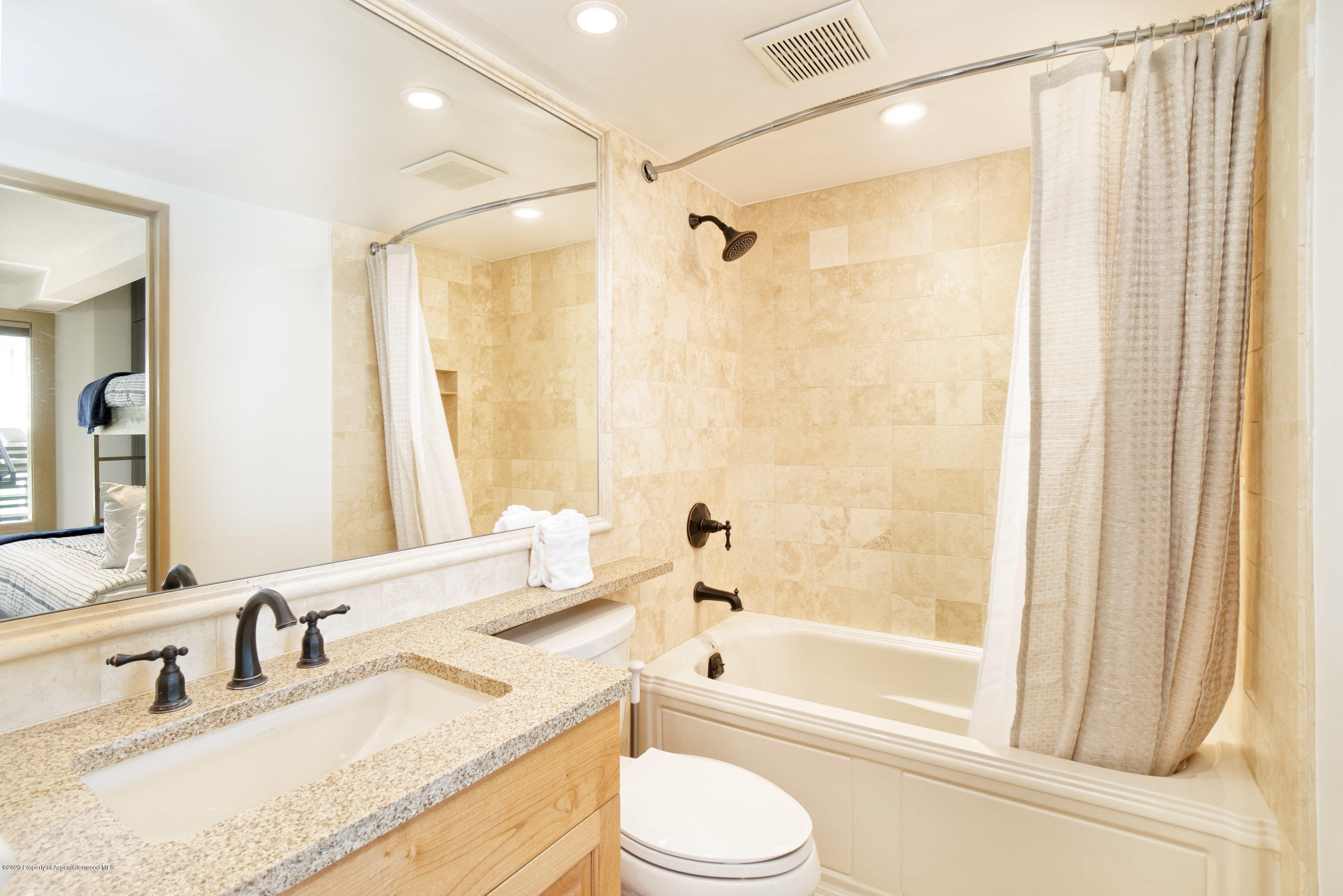 124 West Hyman Avenue, Unit 2B Aspen, CO 81611 - Photo 10 of 13 124WHyman2B_DASH_062620_04