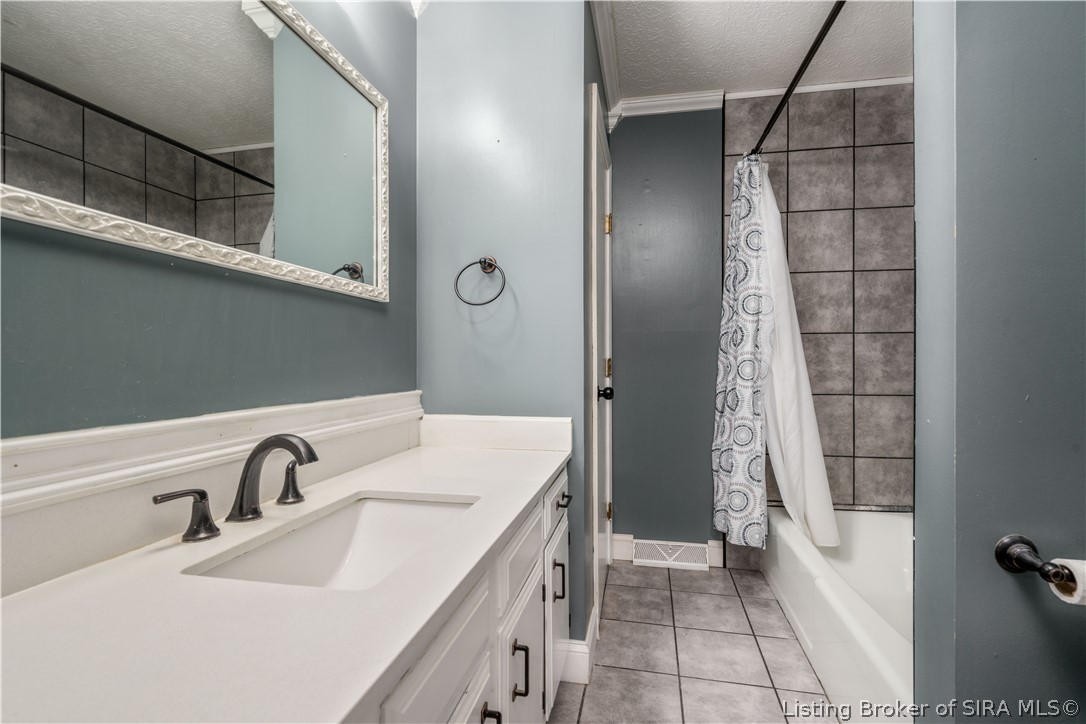 425 Weaver Road Memphis, IN 47143 - Photo 21 of 34