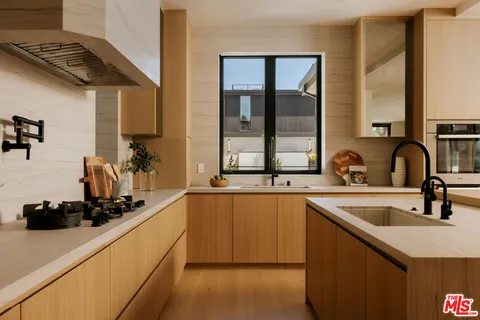 $15,495,000 | 528 Marguerita Avenue, Santa Monica, CA 90402