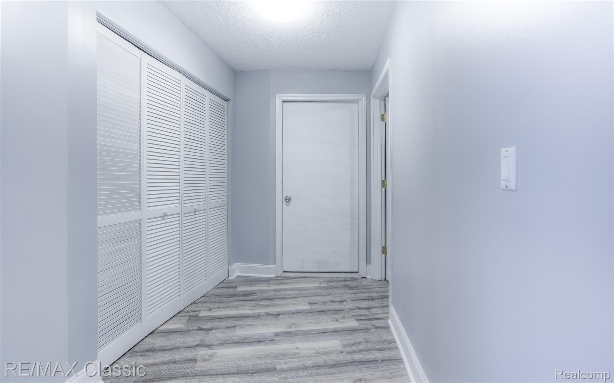 27375 Wellington Road Franklin, MI 48025 - Photo 10 of 29 27375 wellington interiors (9).jpg