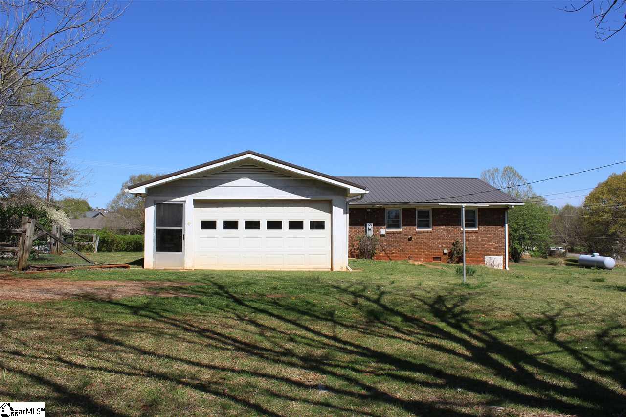 932 Old Furnace Road Boiling Springs, SC 29316 - Photo 2 of 18 Gallery Image 2