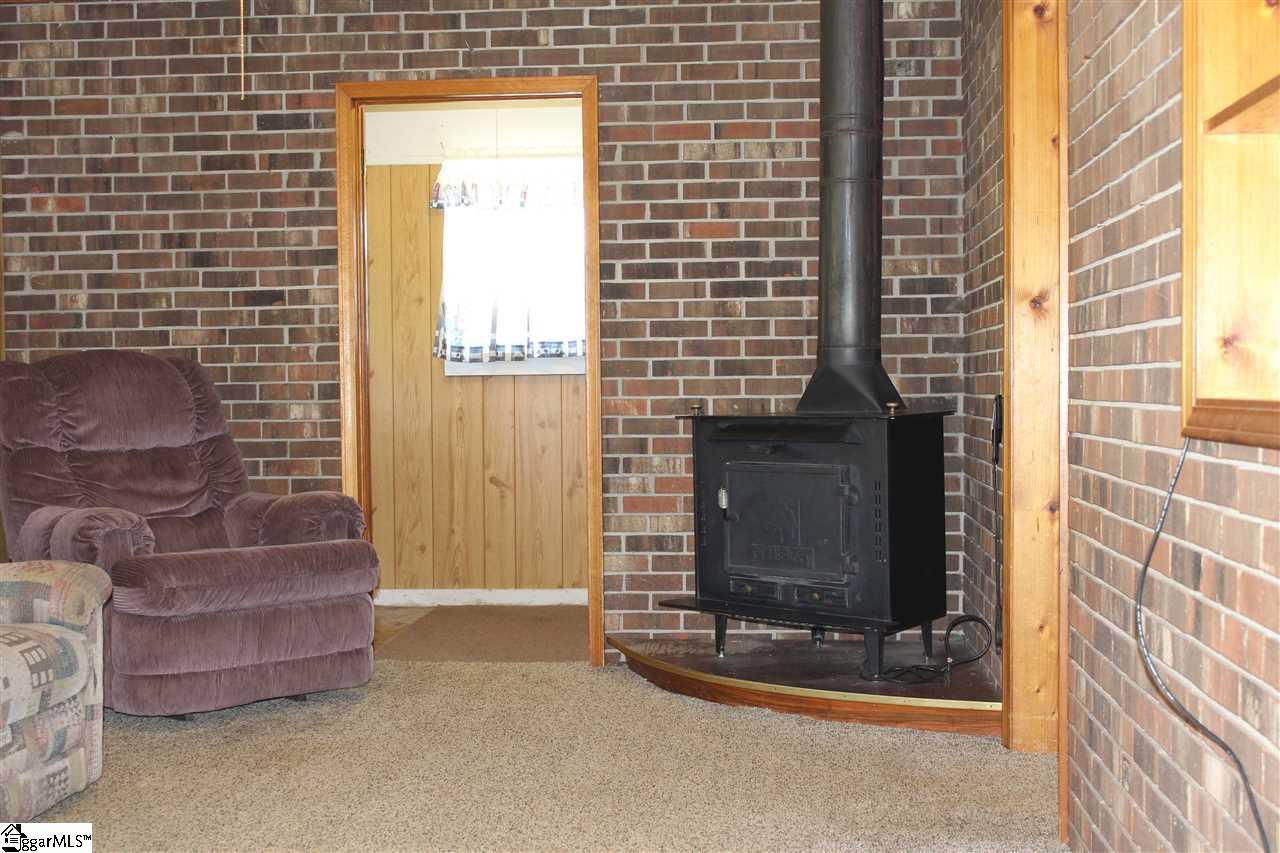 932 Old Furnace Road Boiling Springs, SC 29316 - Photo 4 of 18 Gallery Image 4