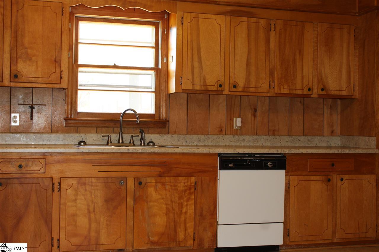 932 Old Furnace Road Boiling Springs, SC 29316 - Photo 7 of 18 Gallery Image 7