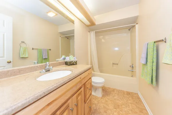 $395,000 | 278 Lyn Anne Court, Unit 27, Ann Arbor, MI 48103