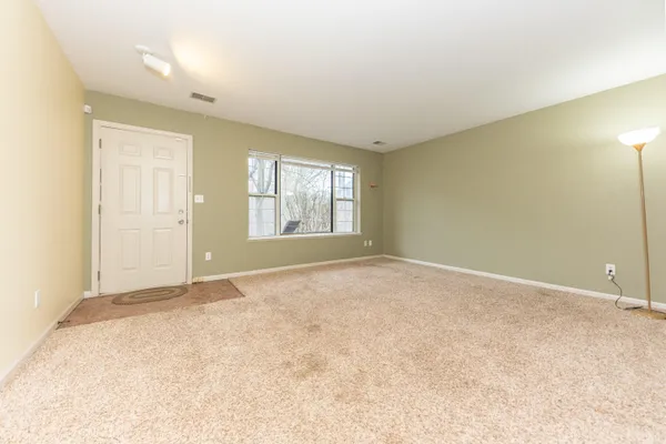 $395,000 | 278 Lyn Anne Court, Unit 27, Ann Arbor, MI 48103