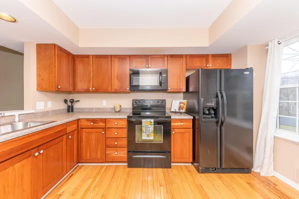 $395,000 | 278 Lyn Anne Court, Unit 27, Ann Arbor, MI 48103