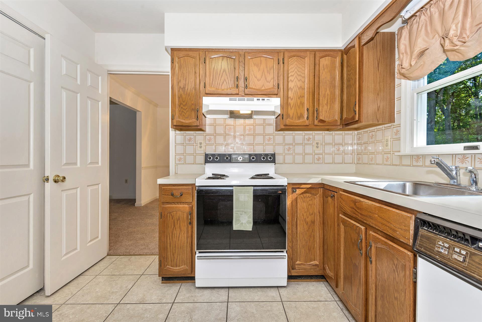 14646 Peddicord Road Mount Airy, MD 21771 - Photo 10 of 30 Kitchen off Dining Room