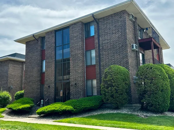 $120,000 | 15804 Terrace Drive, Unit 1W, Oak Forest, IL 60452