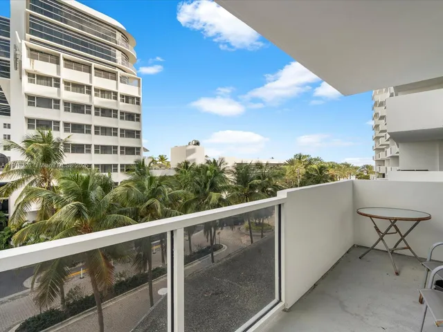 $499,900 | 100 Lincoln Road, Unit 423, Miami Beach, FL 33139