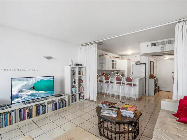 $499,900 | 100 Lincoln Road, Unit 423, Miami Beach, FL 33139