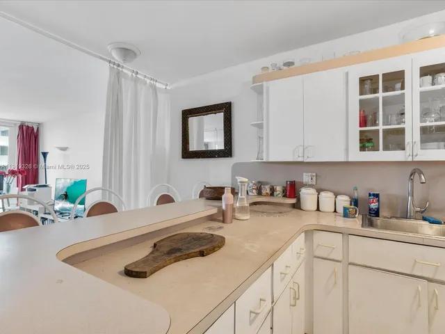 $499,900 | 100 Lincoln Road, Unit 423, Miami Beach, FL 33139