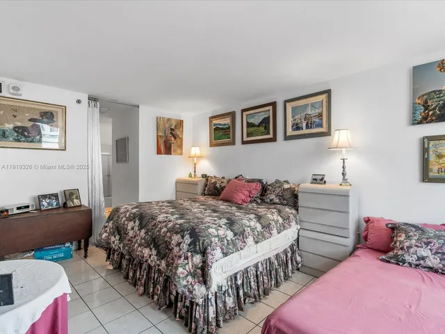 $499,900 | 100 Lincoln Road, Unit 423, Miami Beach, FL 33139