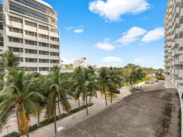 $499,900 | 100 Lincoln Road, Unit 423, Miami Beach, FL 33139