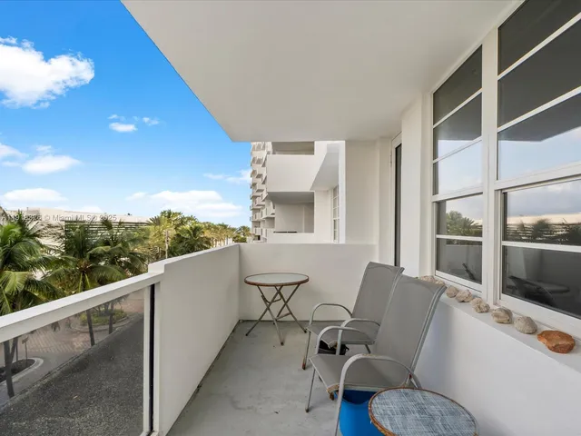 $499,900 | 100 Lincoln Road, Unit 423, Miami Beach, FL 33139