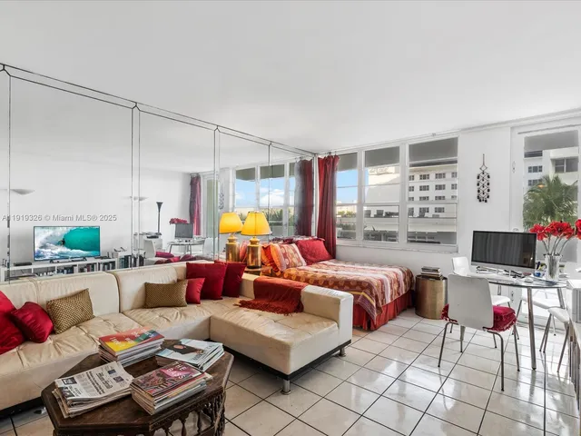 $499,900 | 100 Lincoln Road, Unit 423, Miami Beach, FL 33139