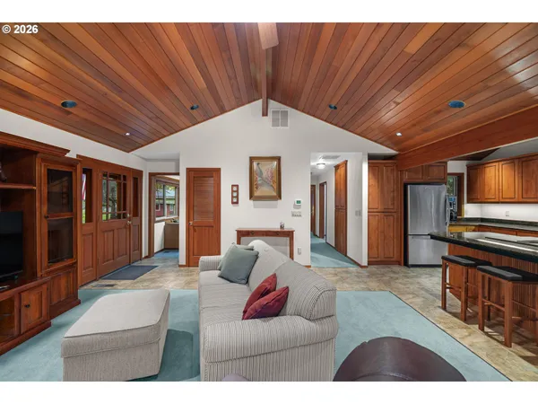 $525,000 | 31965 South Shady Dell Road, Molalla, OR 97038