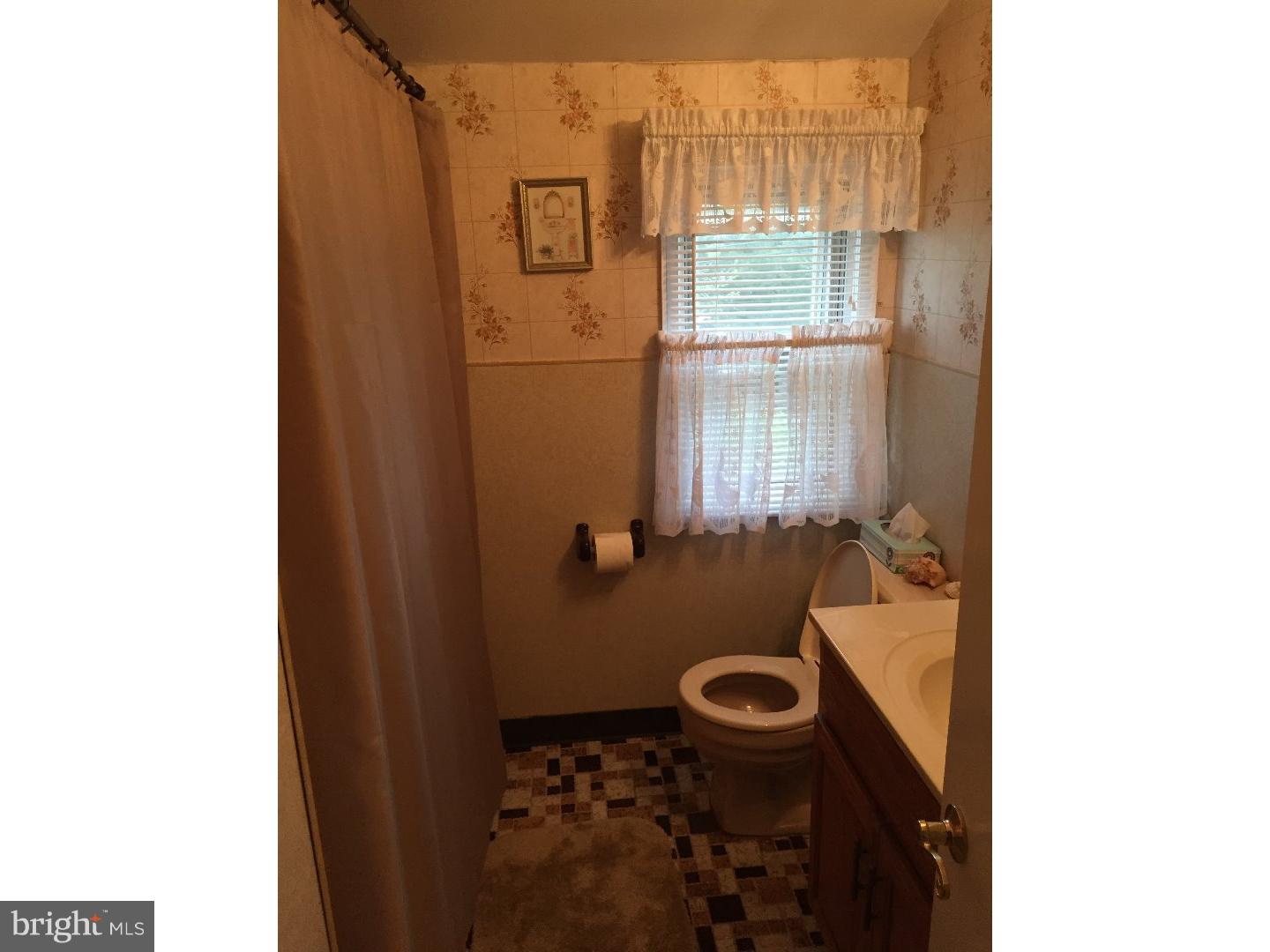 208 West Roland Road Brookhaven, PA 19015 - Photo 13 of 22 Gallery Image 13