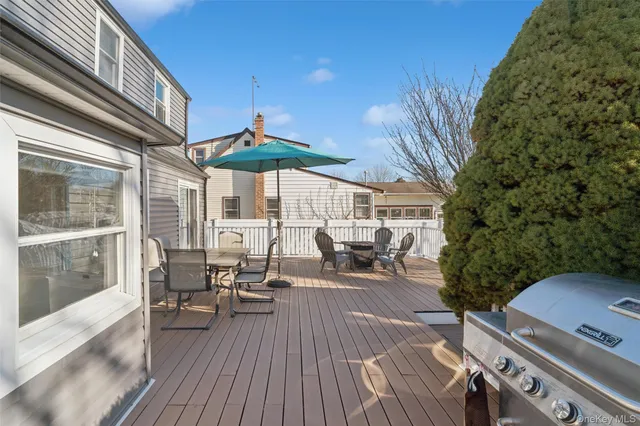 $749,000 | 484 18th Street, West Babylon, NY 11704