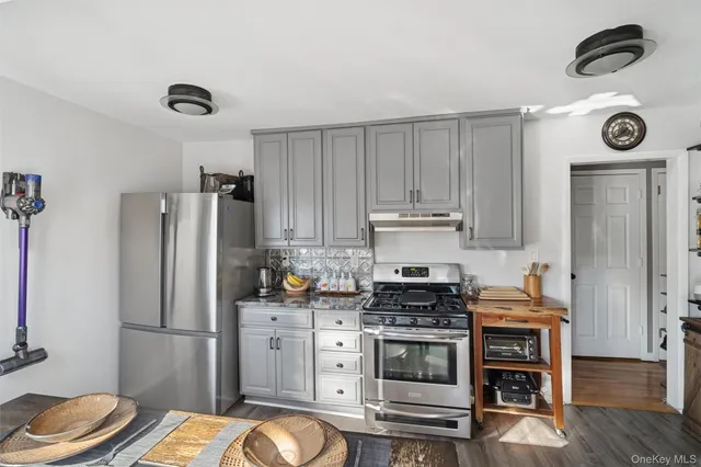 $749,000 | 484 18th Street, West Babylon, NY 11704