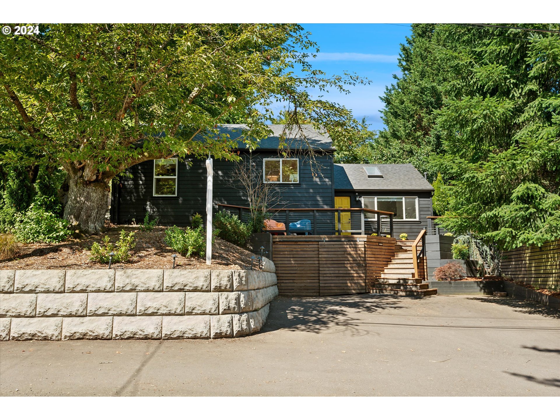 7301 Southwest Capitol Hill Road Portland, OR 97219 - Photo 4 of 46 Gallery Image 4