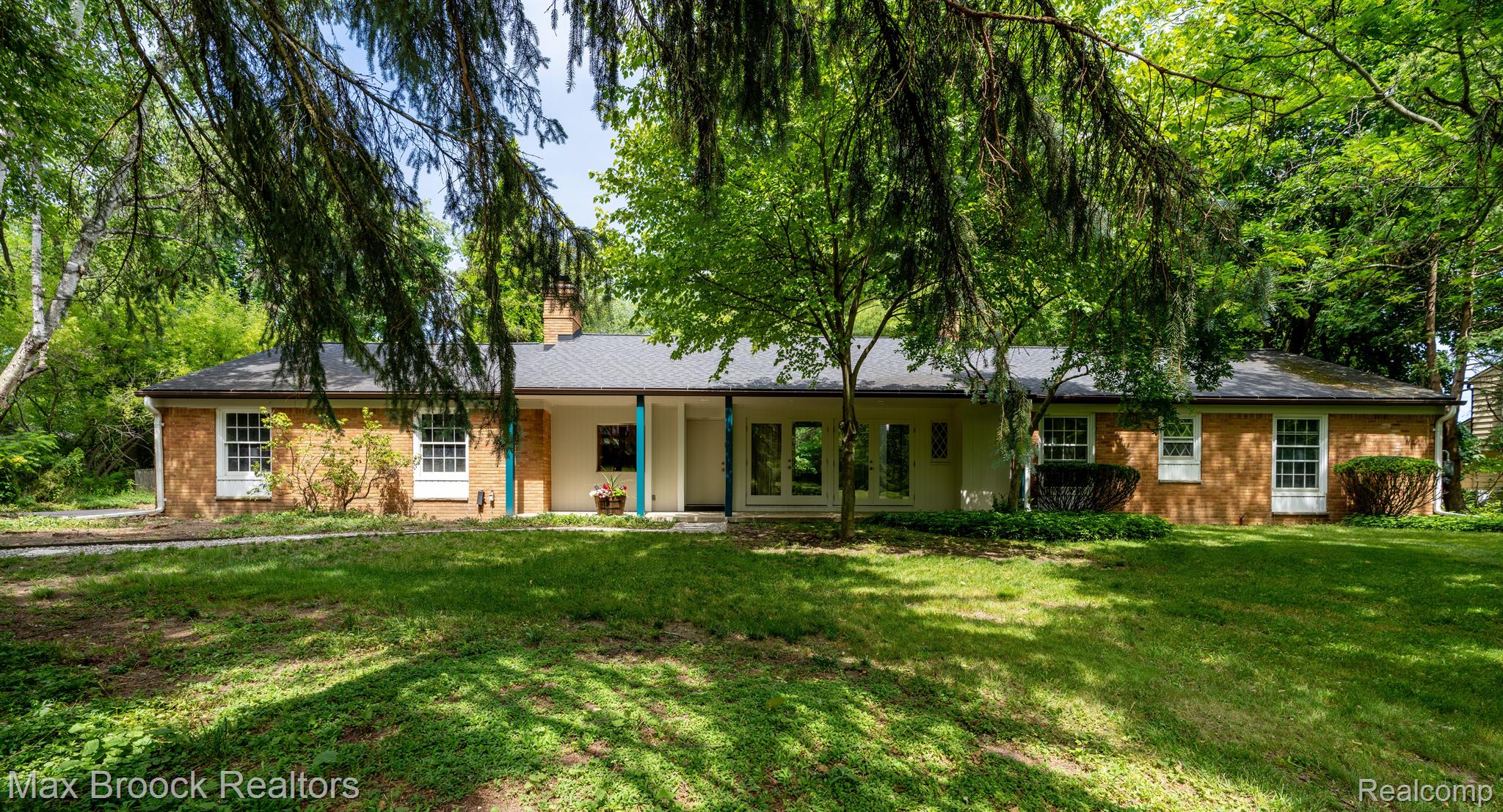 32870 Brandingham Road Franklin, MI 48025 - Photo 1 of 29 Welcome to 32870 Brandingham