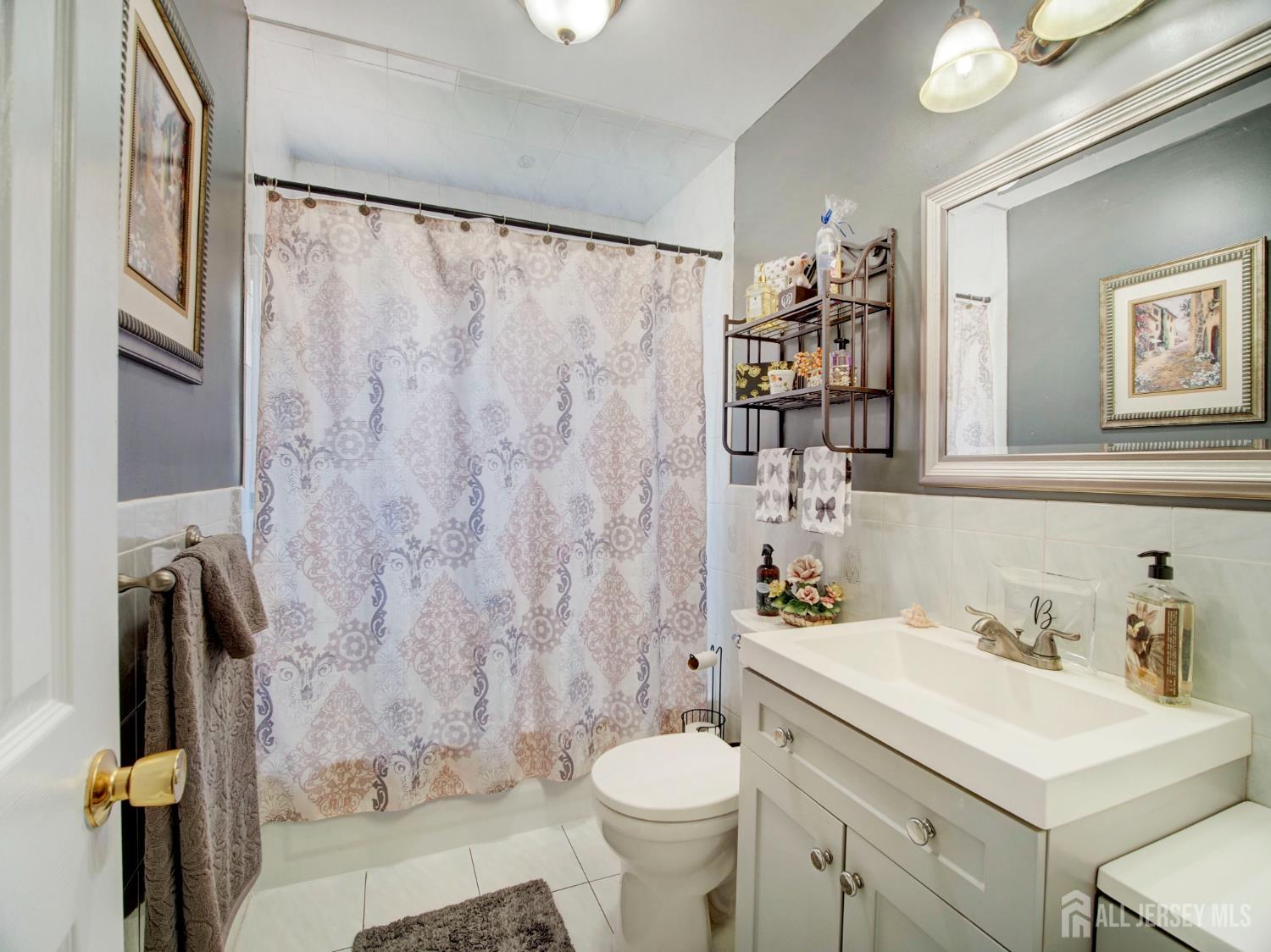 60 South Cliff Road Colonia, NJ 07067 - Photo 16 of 27 Gallery Image 16
