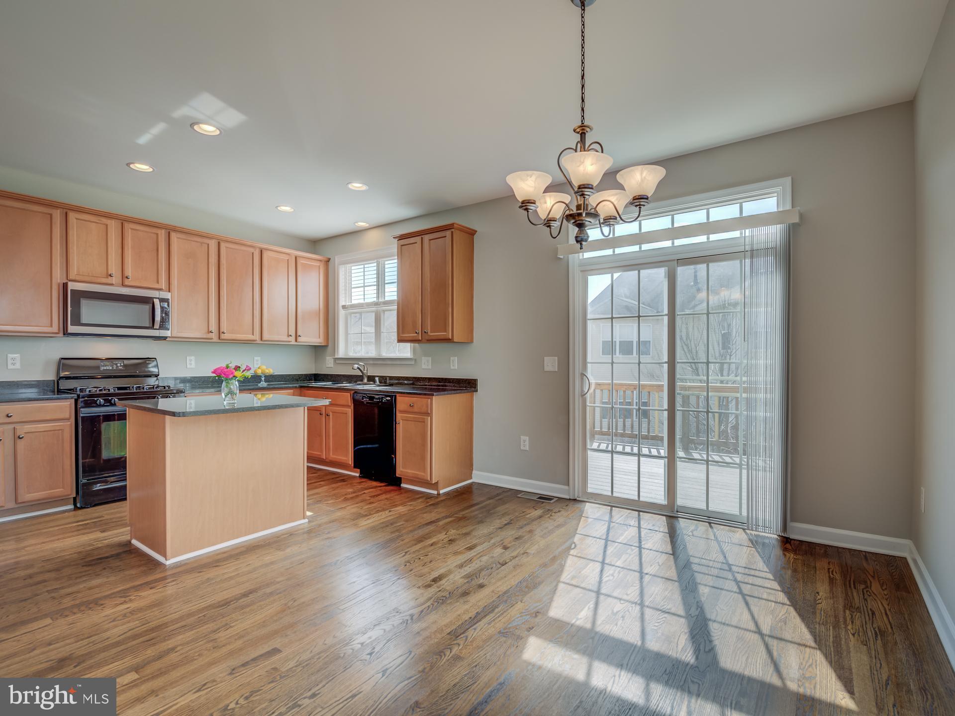 42451 Magellan Square Brambleton, VA 20148 - Photo 17 of 45 Eat-In Area