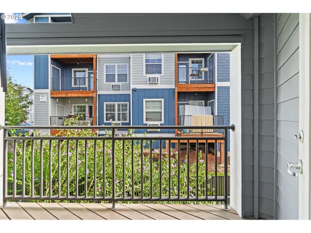 $329,900 | 17516 Northwest Springville Road, Unit B12, Portland, OR 97229