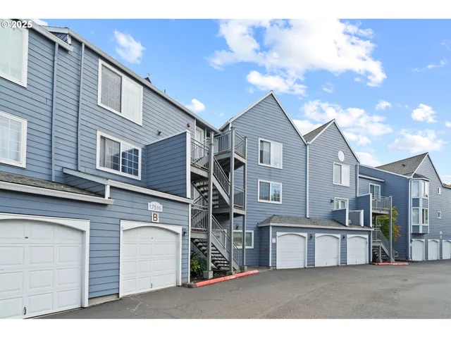 $329,900 | 17516 Northwest Springville Road, Unit B12, Portland, OR 97229