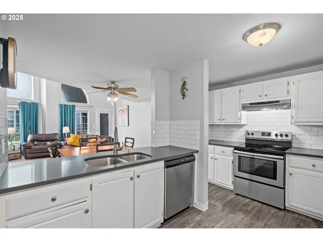 $329,900 | 17516 Northwest Springville Road, Unit B12, Portland, OR 97229