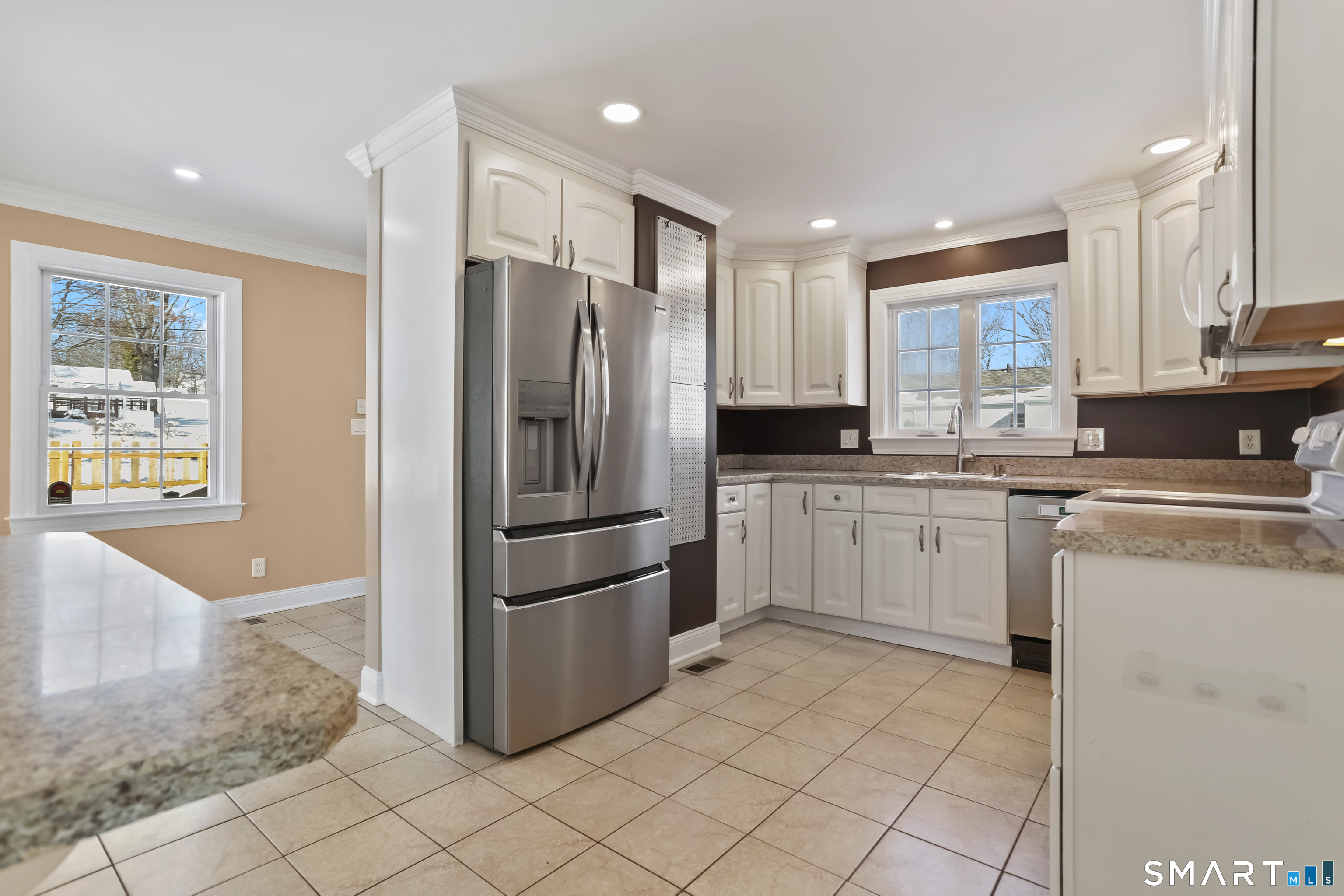 75 Middlebrooks Avenue Trumbull, CT 06611 - Photo 13 of 25